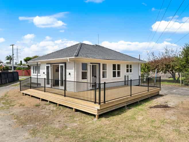 10 Lynn Place, Otara