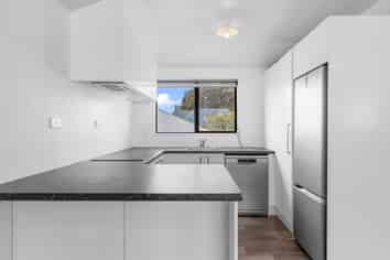 2/23 Austin Street, Sydenham