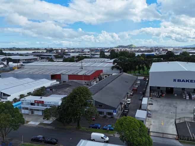 CBRE | 2,500sqm Penrose Industrial