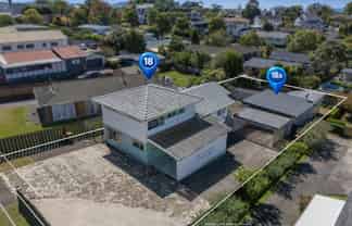 18 &18A Red Beach Road, Red Beach