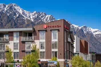 111/24 Hawthorne Drive, Frankton