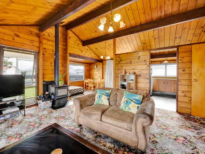 8 Ponderosa Place, Opunake