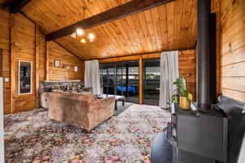 8 Ponderosa Place, Opunake