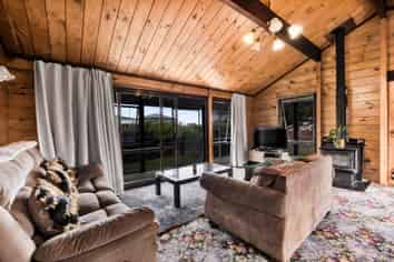 8 Ponderosa Place, Opunake