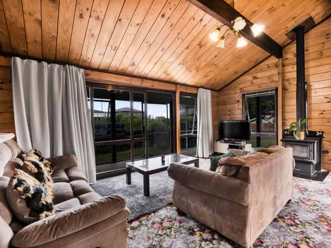 8 Ponderosa Place, Opunake