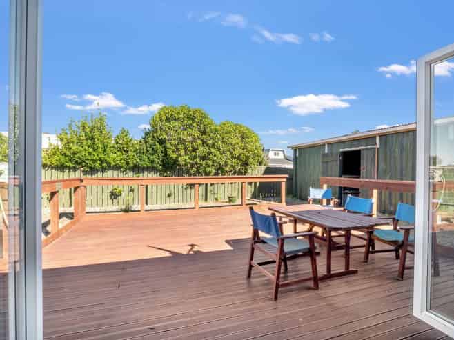 10 Taonui Street, Waitarere Beach