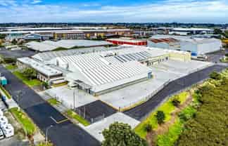 CBRE | Large-Scale Warehouse with Flexible Options