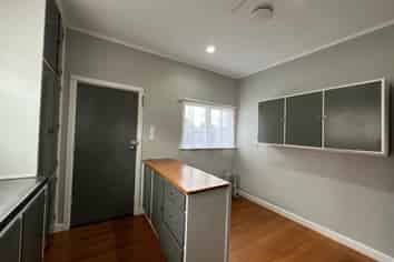 17 Roberts Street, Boulcott