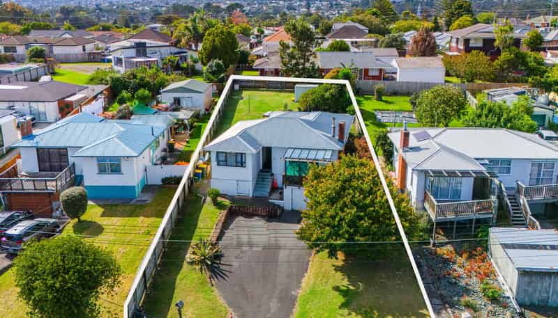 6 Springside Place, NEW LYNN