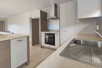 4/ Main Highway, Ellerslie