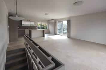 4/ Main Highway, Ellerslie