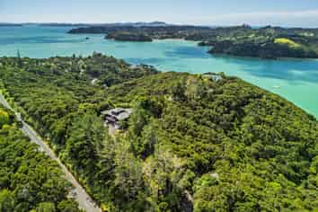  Kanuka Grove, Russell