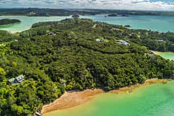  Kanuka Grove, Russell