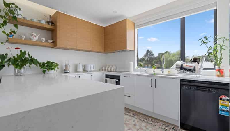 1B Fulton Crescent, Otara