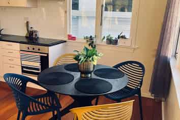 91B Queens Drive, Lyall Bay