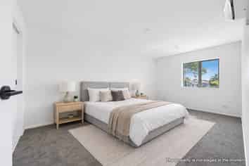 17D Martin Place, Kelston