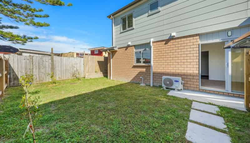 17D Martin Place, Kelston