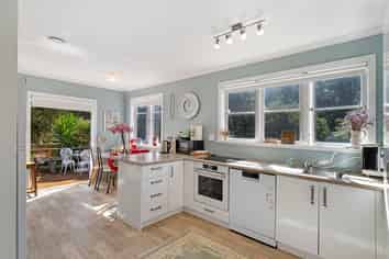 86 Anzac Parade, Whanganui East