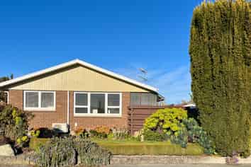 29 Churchill Ave, Ashburton