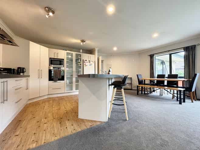 38 O'Neill Av, Northwood