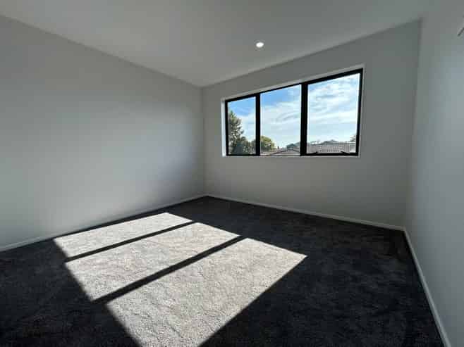 2/52 Hutchinsons Road, Bucklands Beach