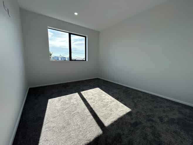 2/52 Hutchinsons Road, Bucklands Beach