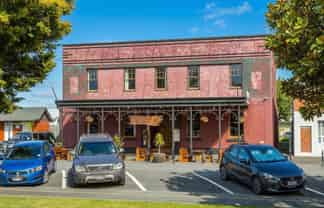 Buckhorn Bar and Grill