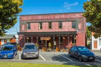 Buckhorn Bar and Grill