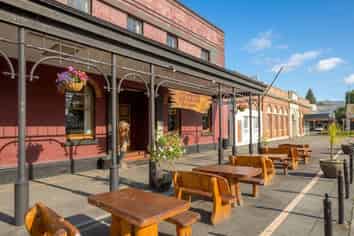 Buckhorn Bar and Grill