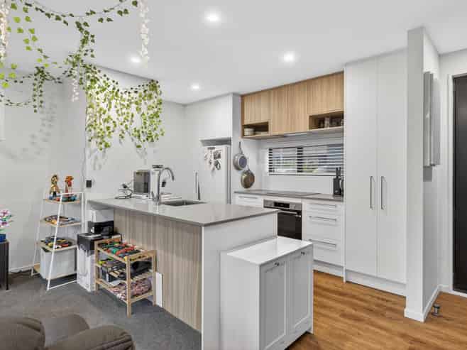 2/406 Armagh Street, Linwood