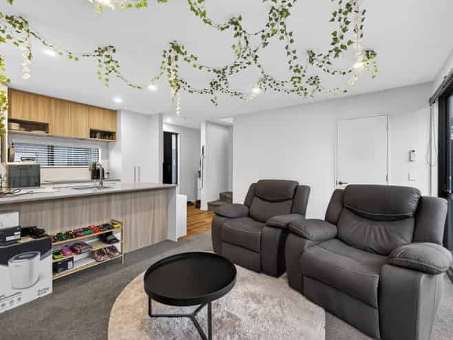 2/406 Armagh Street, Linwood