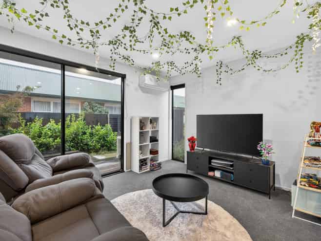 2/406 Armagh Street, Linwood