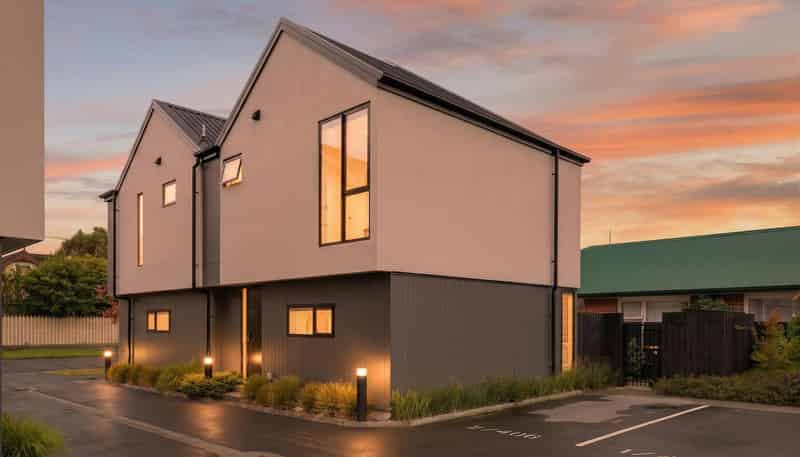 2/406 Armagh Street, Linwood