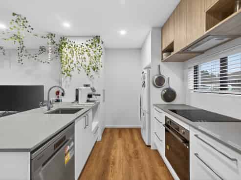 2/406 Armagh Street, Linwood