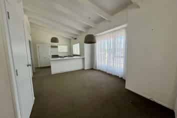 18A Bellevue Drive, Brookfield