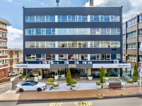 Prominent full-floor Parnell office
