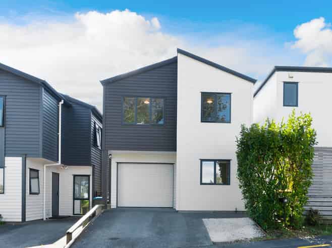 14 Whakawhiti Loop, Avondale