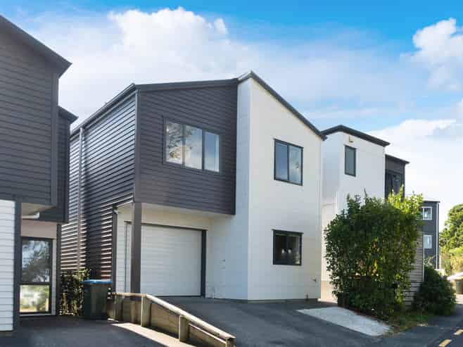 14 Whakawhiti Loop, Avondale