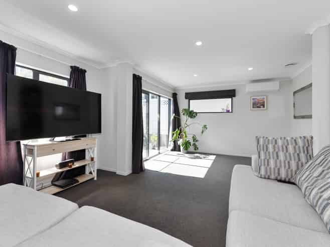 14 Whakawhiti Loop, Avondale