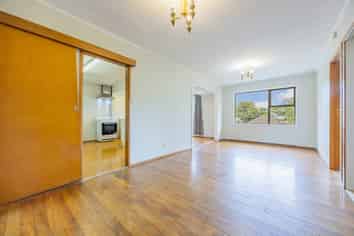 2/5A  Oran Road, Panmure