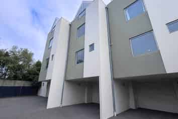 7/86 Brockworth Place, Riccarton