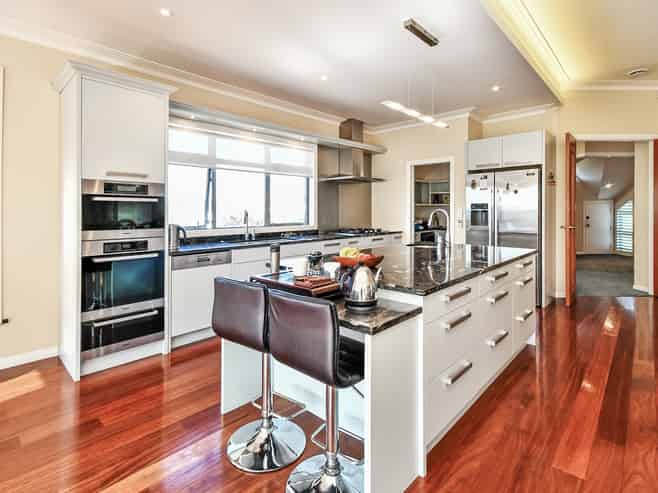 11 Swindon Close, Mellons Bay