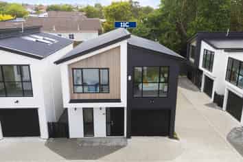 11C Norman Lesser Drive, Saint Johns