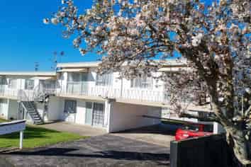 6/15 Lloyd Ave, Mount Albert