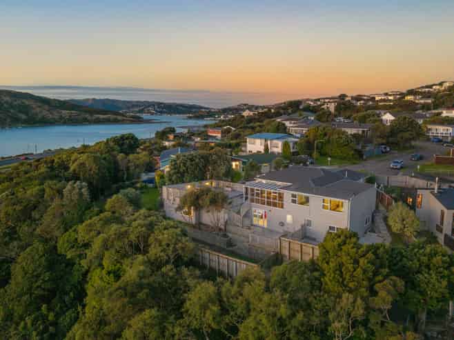 9 Ayr Place, Papakowhai