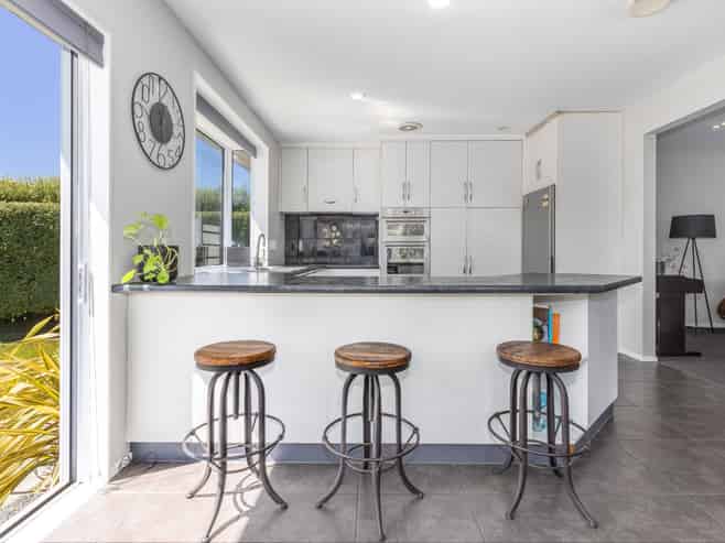 9 Ayr Place, Papakowhai