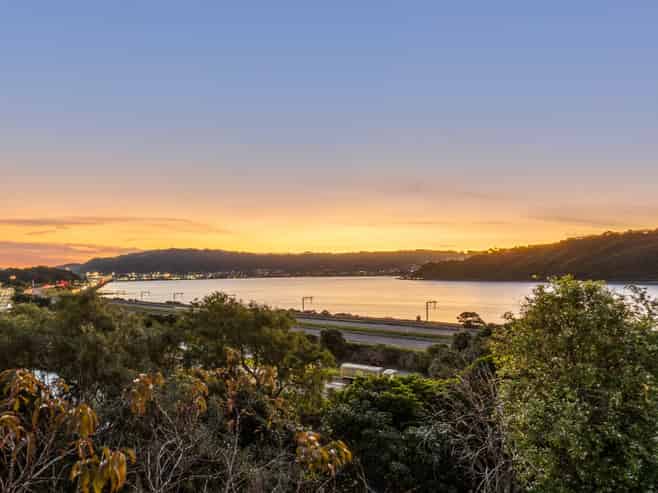 9 Ayr Place, Papakowhai