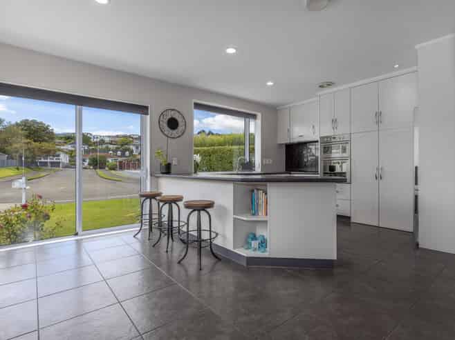 9 Ayr Place, Papakowhai