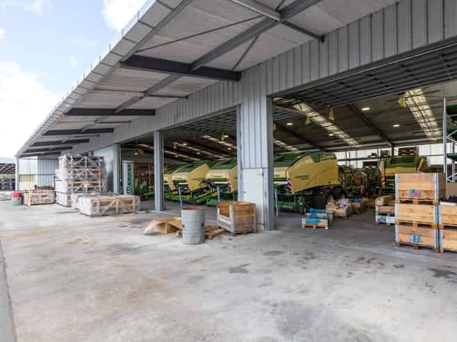 Workshop-Warehouse in Strategic Location
