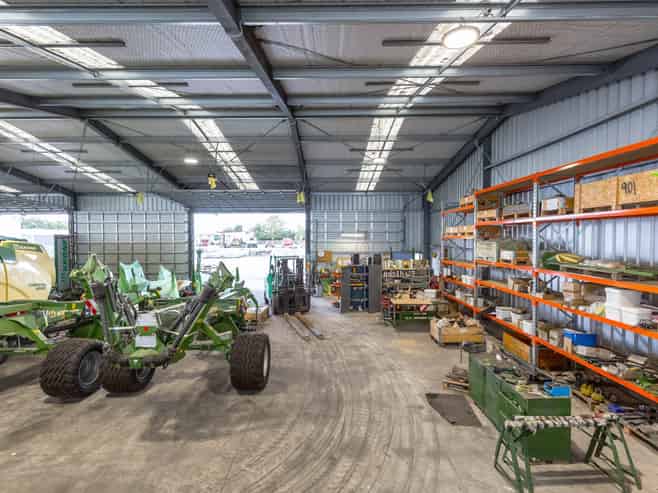 Workshop-Warehouse in Strategic Location